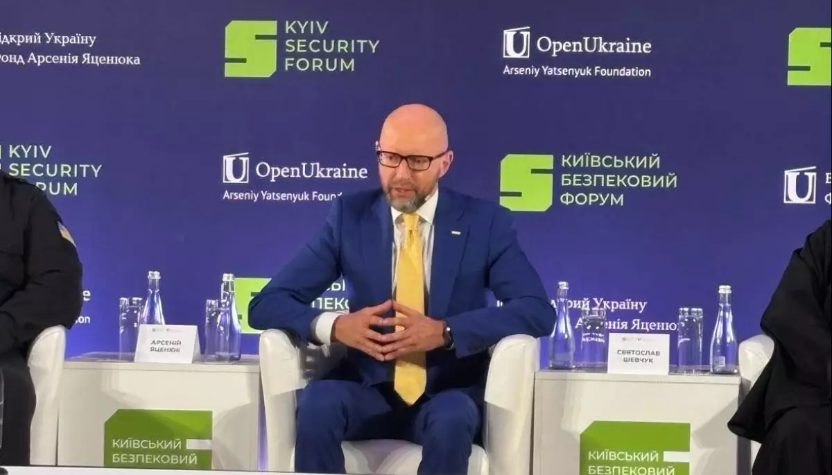 Арсеній Яценюк: Думки про виграш виборів можуть призвести до програшу у війні