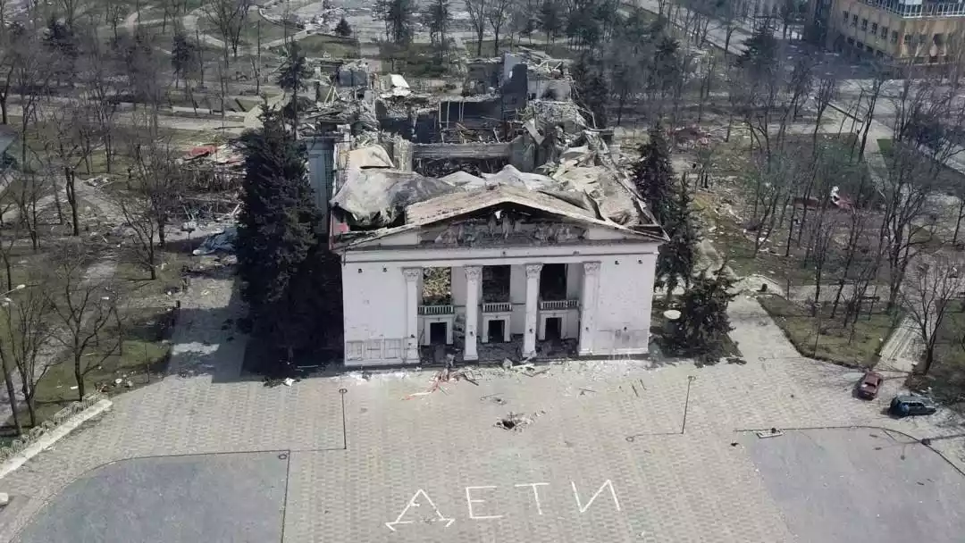 Росія випустила пропагандистський фільм про Маріупольський драмтеатр