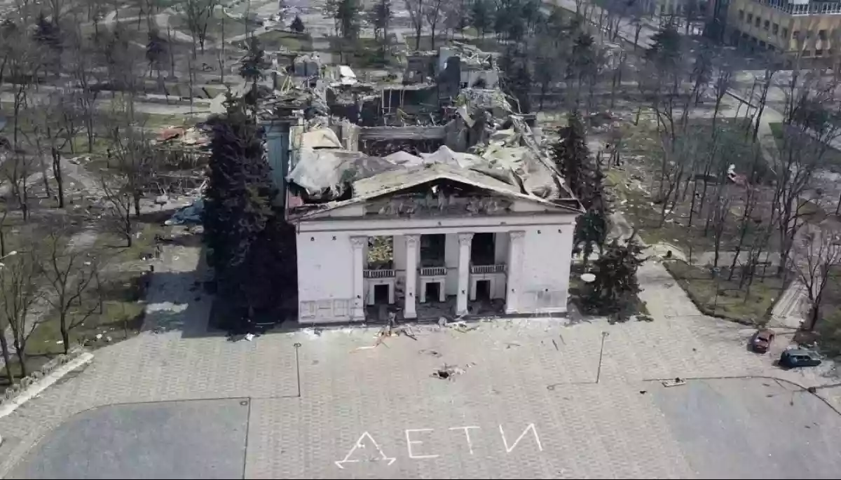 Росія випустила пропагандистський фільм про Маріупольський драмтеатр