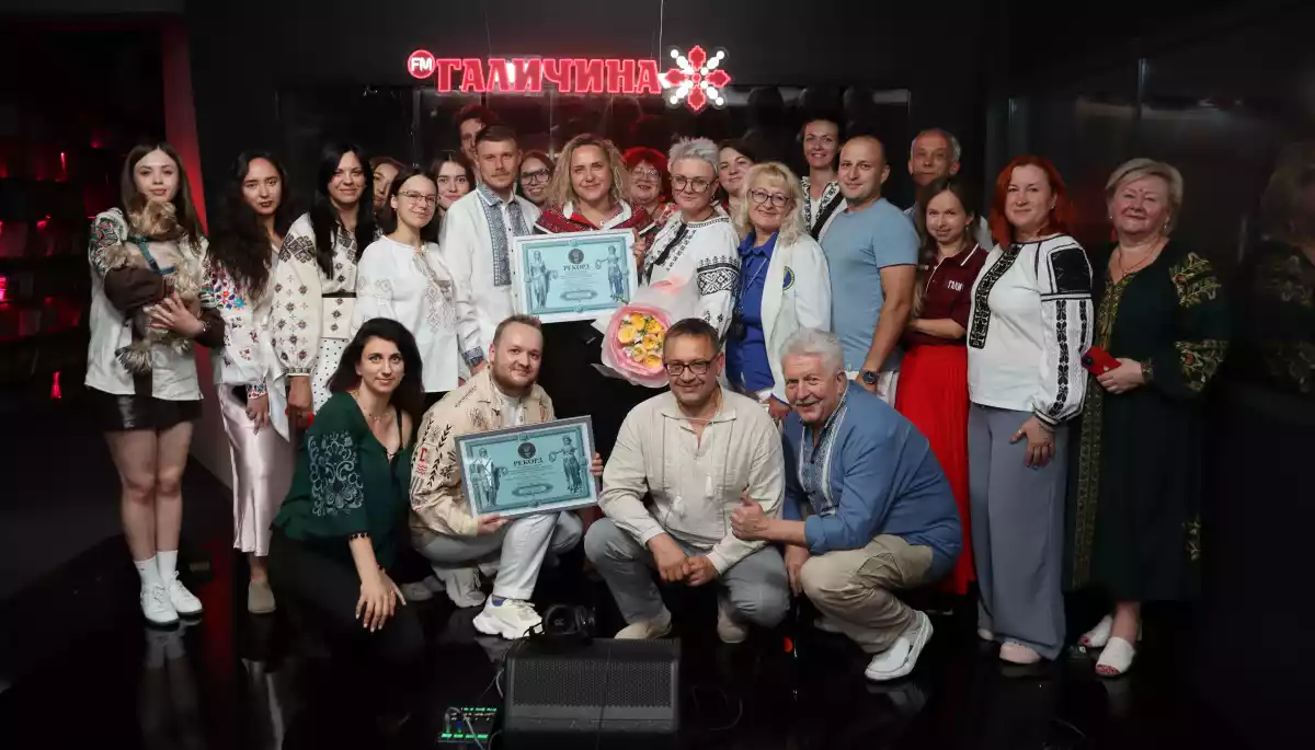 Команда &laquo;FM Галичина&raquo; провела в етері 35 годин і встановила національний рекорд