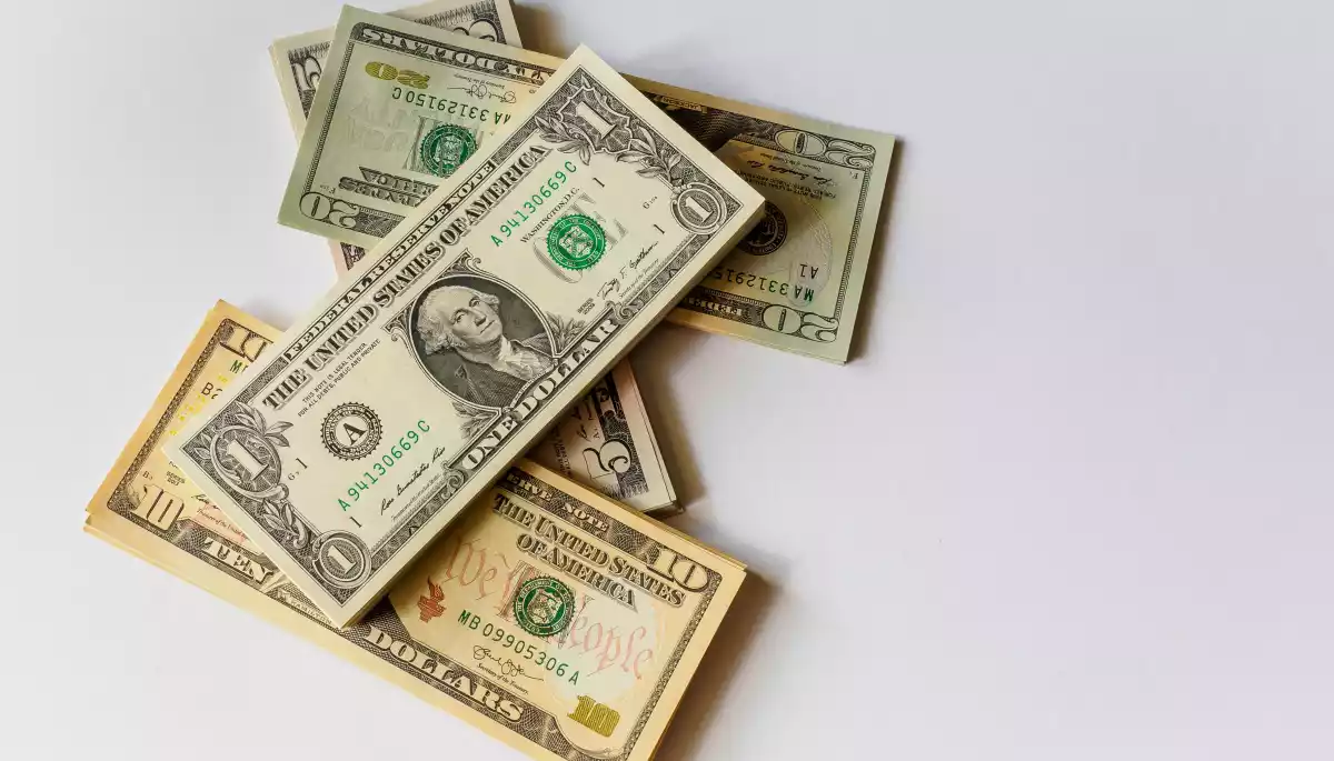 Ексоператора телесуфлера Білого дому оштрафували на понад $172 тисяч через ставки на промови Трампа