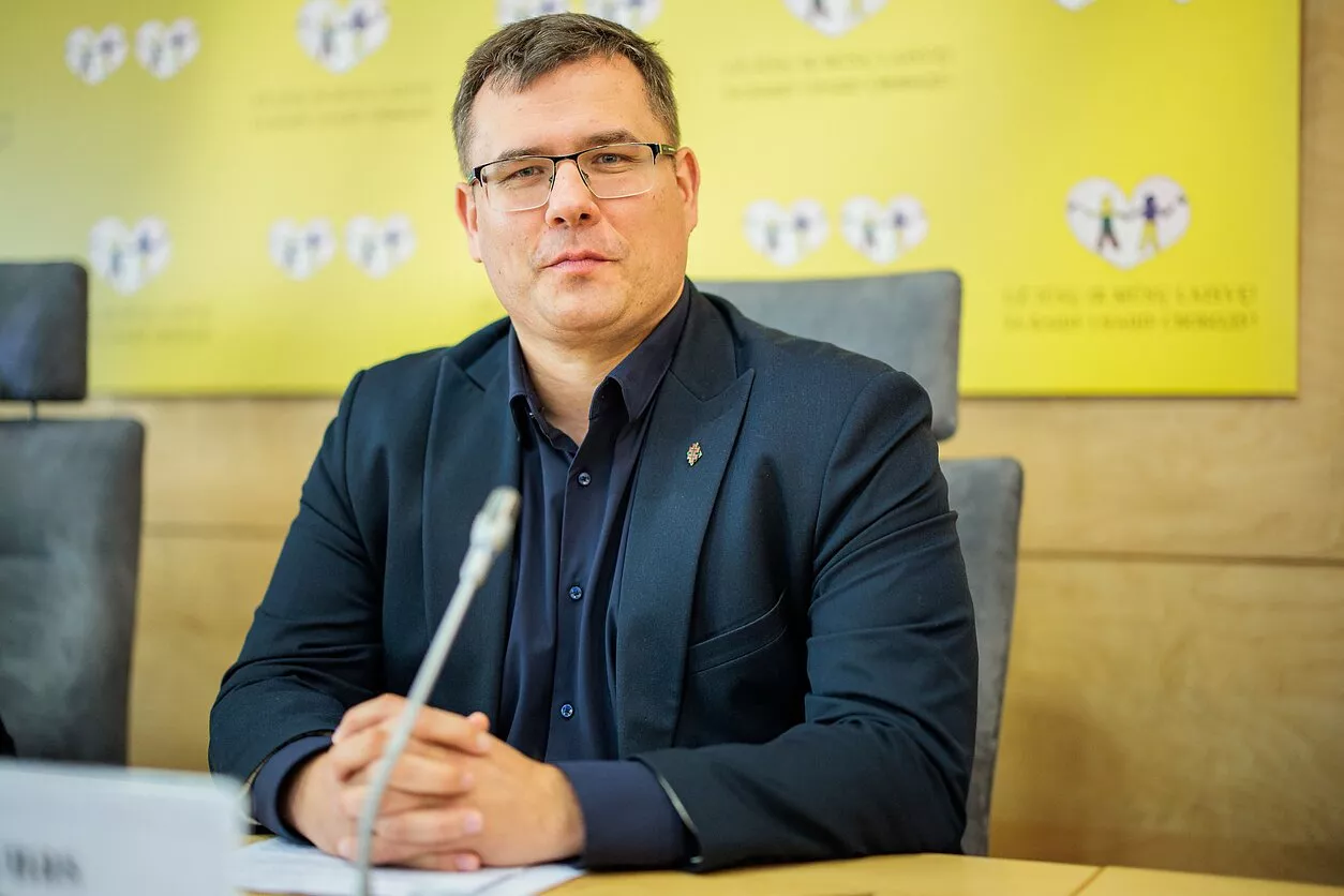 У Литві пропонують повністю перевести навчання на литовську мову