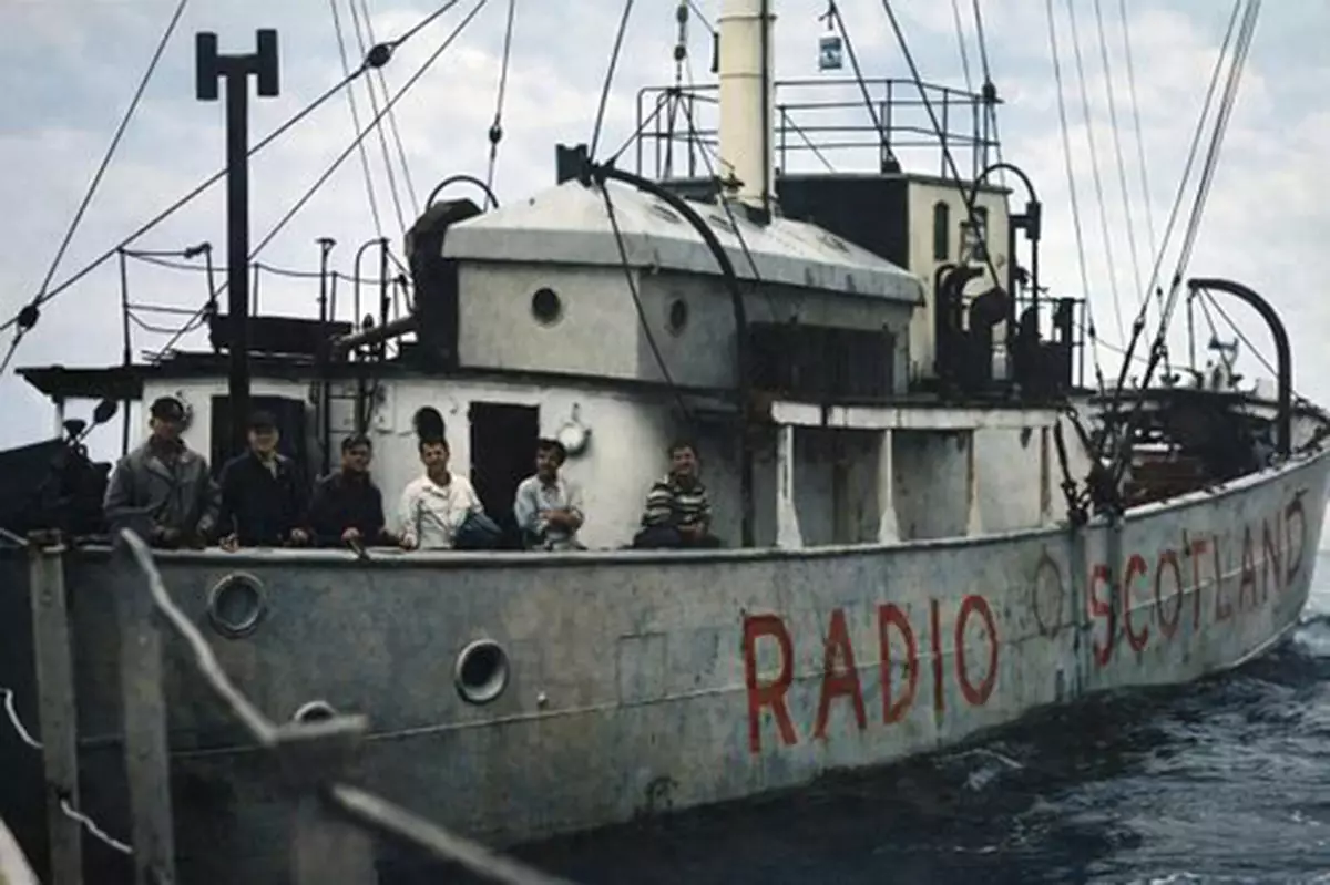 Рок у нейтральних водах. Як піратські радіостанції зламали монополію ВВС