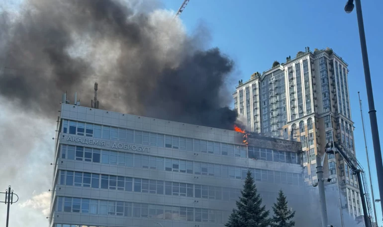 Неподалік офісу &laquo;Радіо Свобода&raquo; в Києві стався приліт