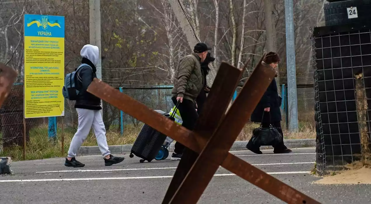 Релоковані медіа вимагають видалити з «Миротворця» персональні дані громадян України, які живуть в окупації