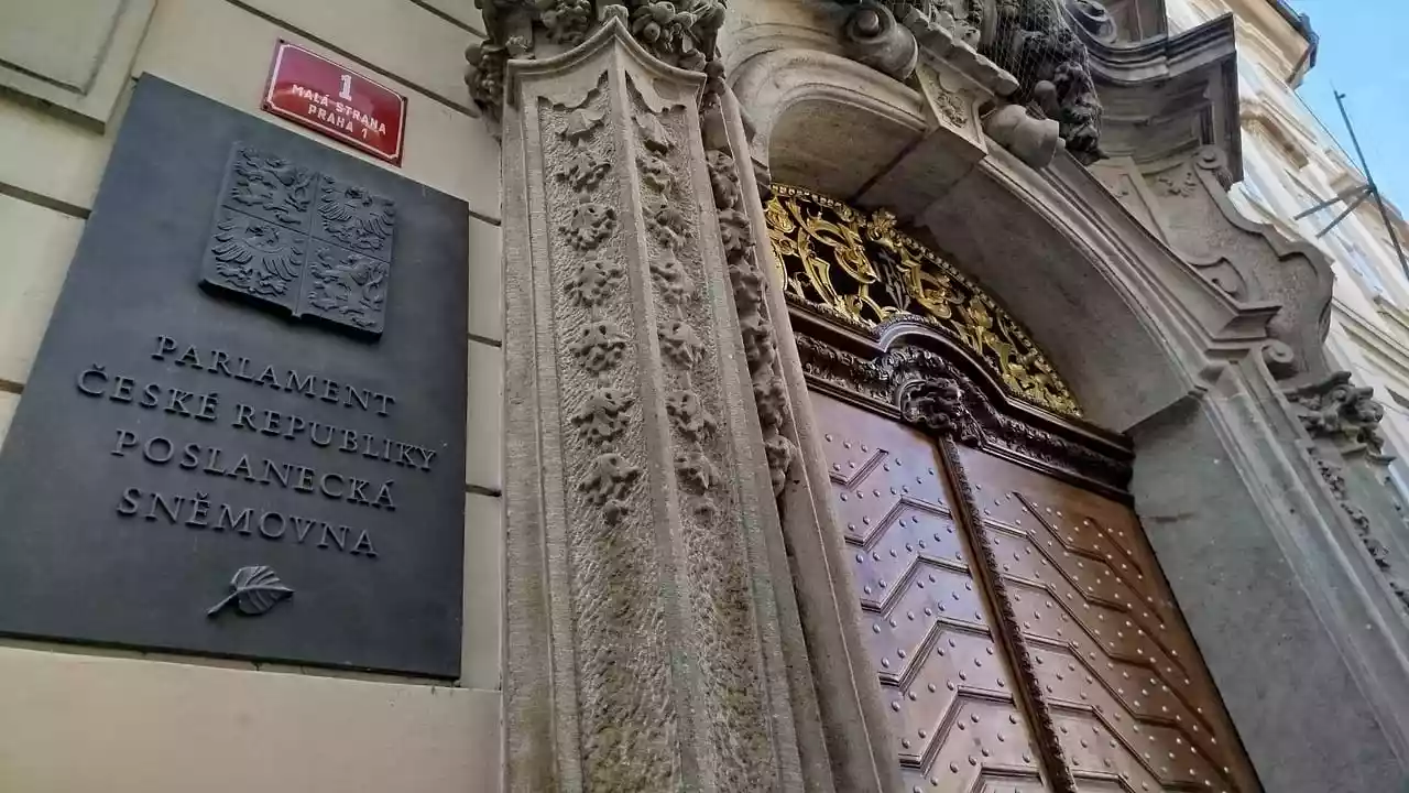 У Чехії протестують проти ухвалення парламентом зміни фінансування суспільних мовників