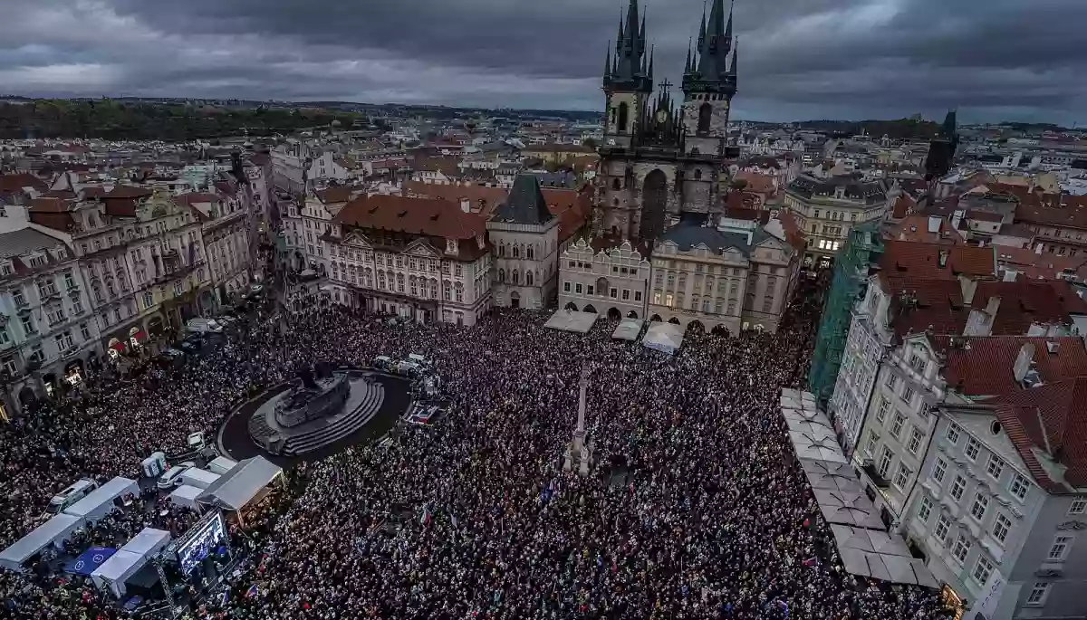 У Празі тисячі людей вийшли на мітинг проти зміни фінансування суспільних мовників
