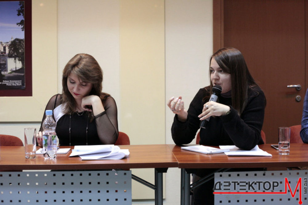 Заступниця шеф-редактора "Детектора медіа" Мар'яна Закусило (праворуч)